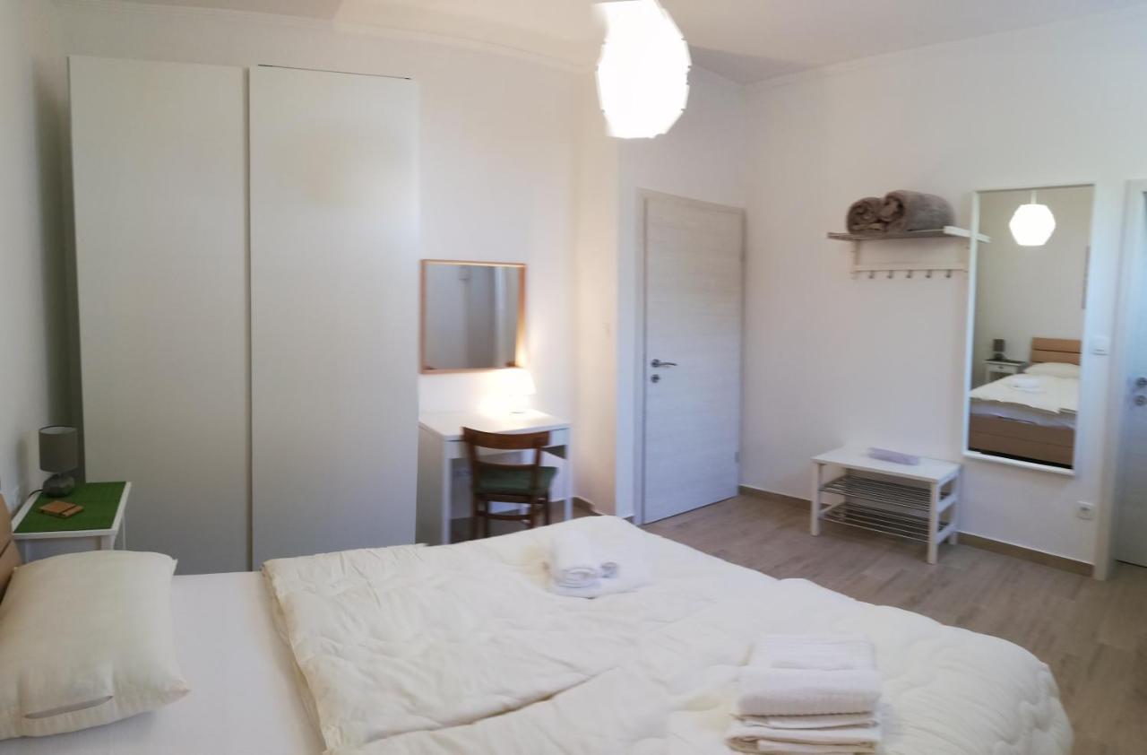 Apartments Tinjarosa Mundanije Экстерьер фото