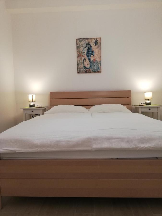 Apartments Tinjarosa Mundanije Экстерьер фото