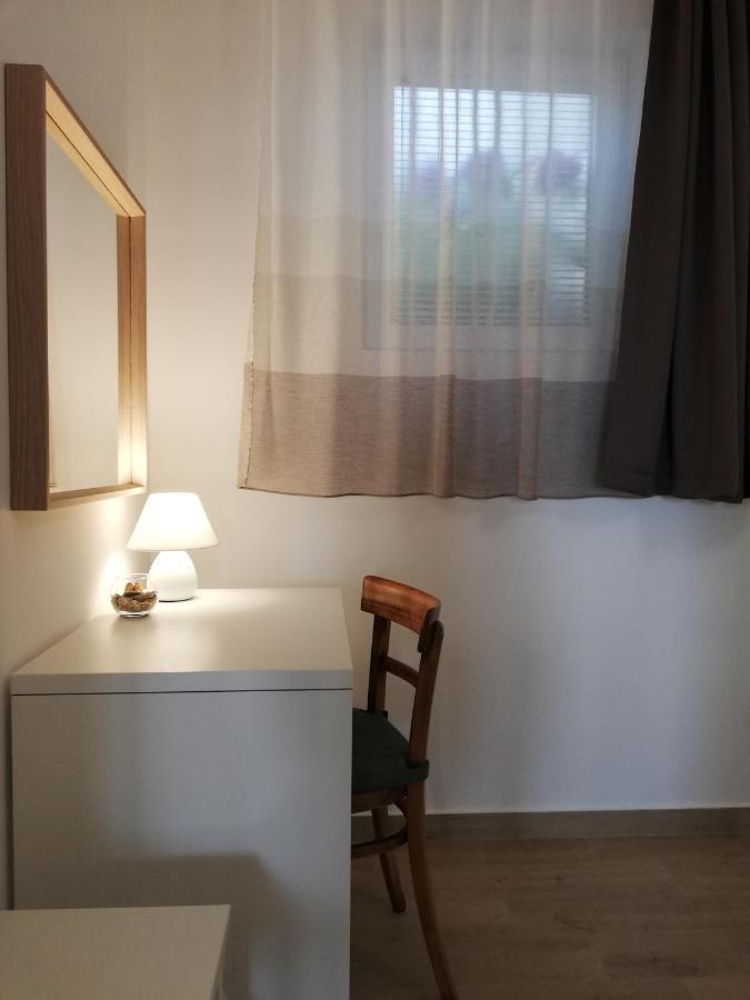 Apartments Tinjarosa Mundanije Экстерьер фото