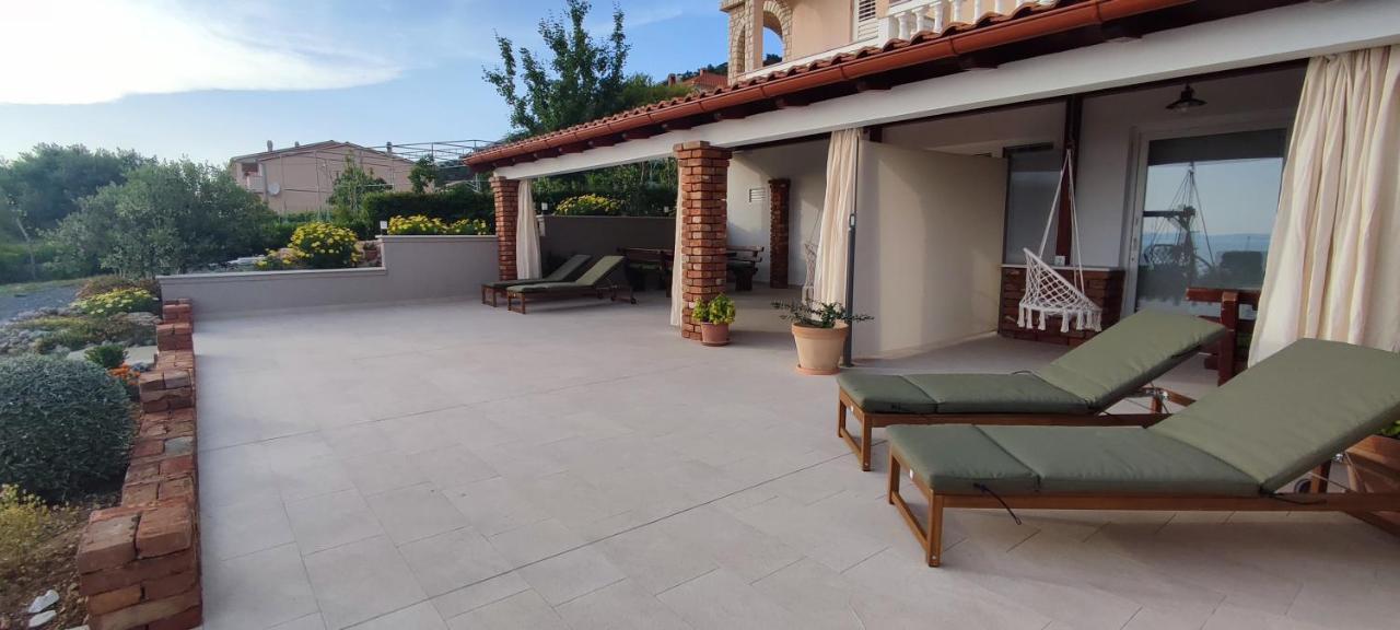 Apartments Tinjarosa Mundanije Экстерьер фото