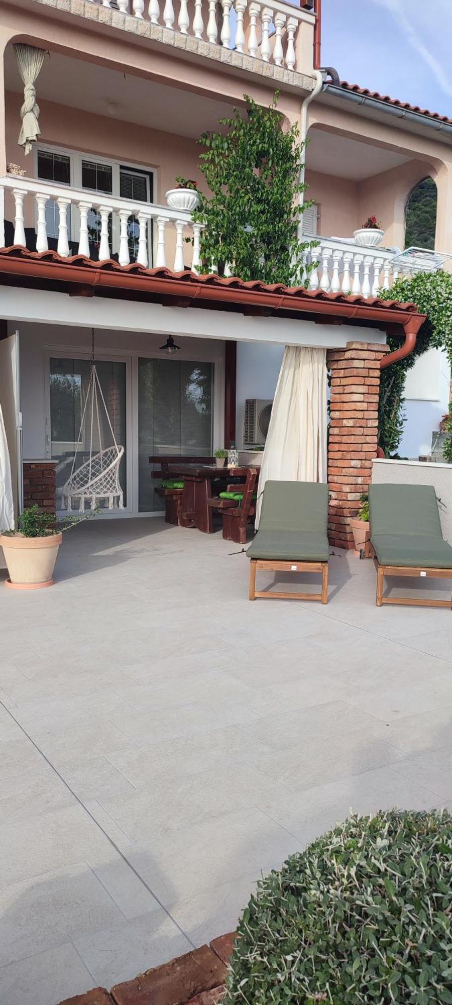 Apartments Tinjarosa Mundanije Экстерьер фото