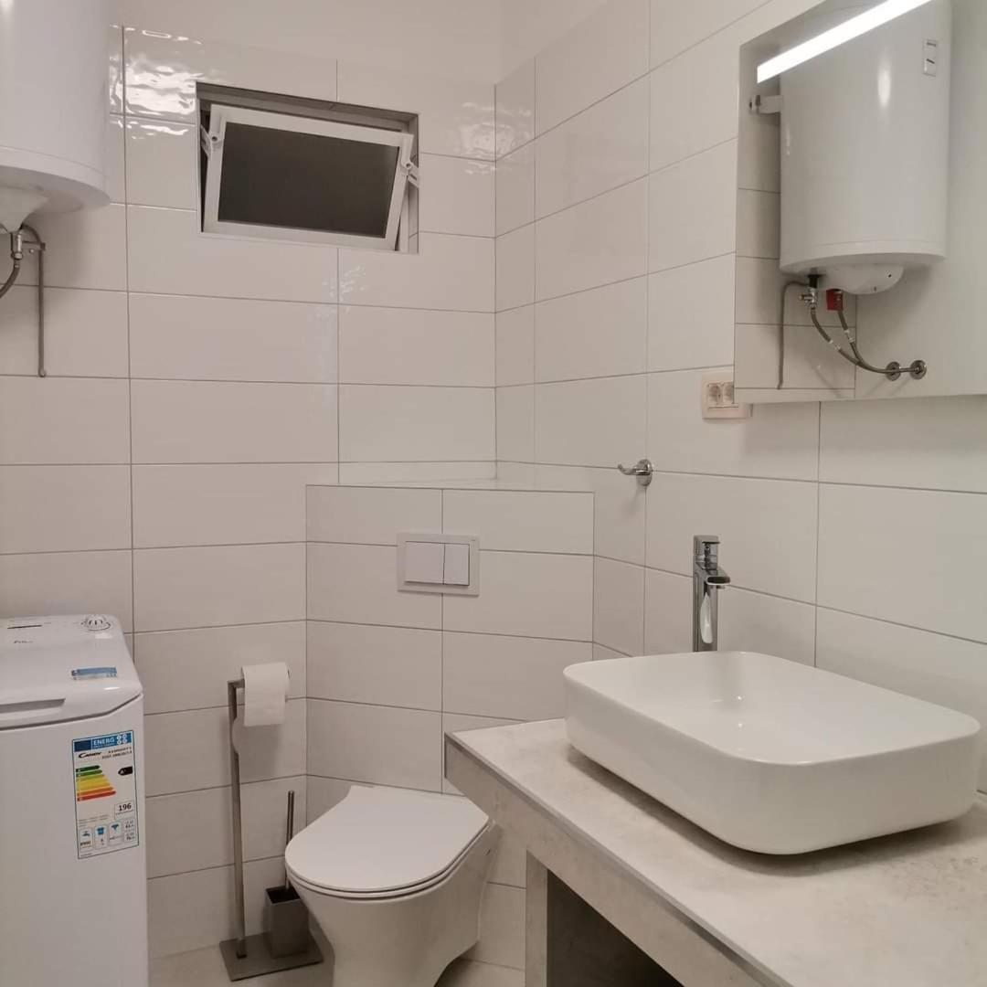 Apartments Tinjarosa Mundanije Экстерьер фото